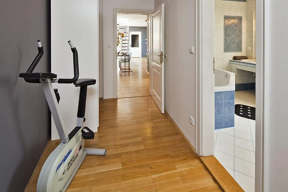 Ibis Praha Wenceslas Square 3*, פראג